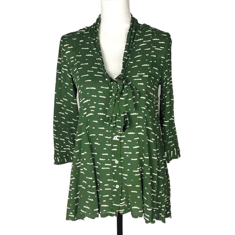 Anthropologie Maeve Green Peplum Tunic Blouse Womens XS Rayon Tie Neck Clouds
